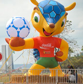 Tatu bola em francês